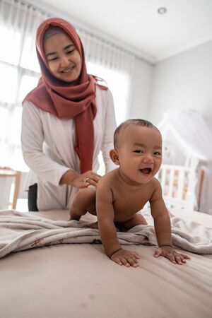 Tummy Time Safety: British NHS Guidance and Best Practices for New Parents