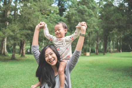 The Ultimate Checklist for Choosing a Car Seat in the UK: Safety Standards and Legal Requirements