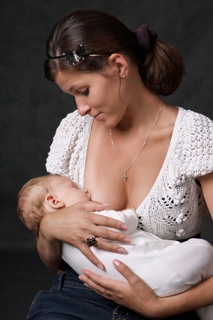 Traditional vs Baby-Led Weaning: Which Approach Suits Your Family in the UK?