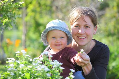 Father’s Guide to Tummy Time: Bonding Tips for Dads in Britain